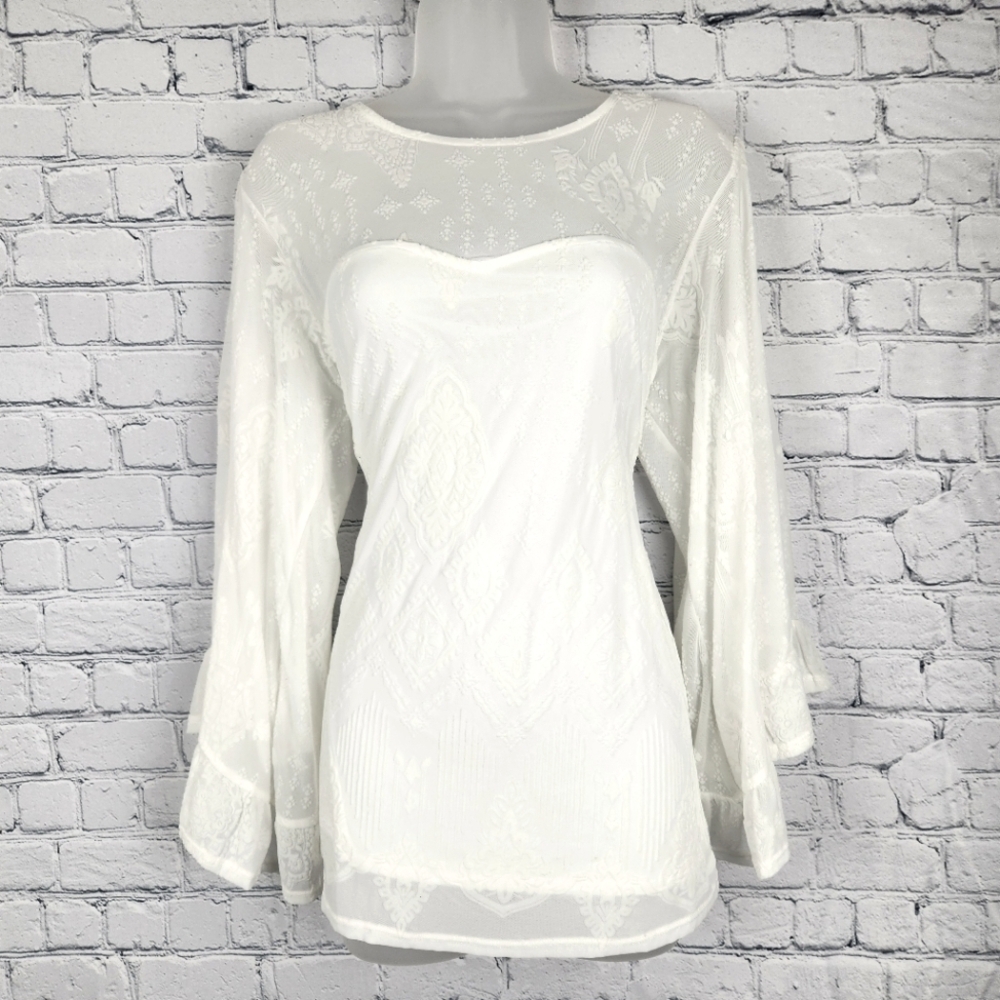 Torrid Size 0 Flocked Lace Bell Sleeve Top